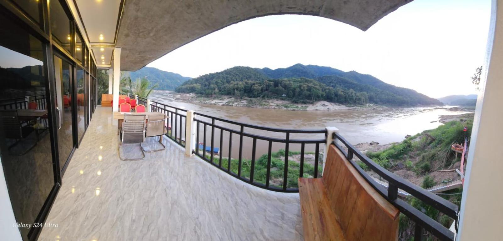 Inn Riverside Hostel Pb Muang Pakbèng Eksteriør billede