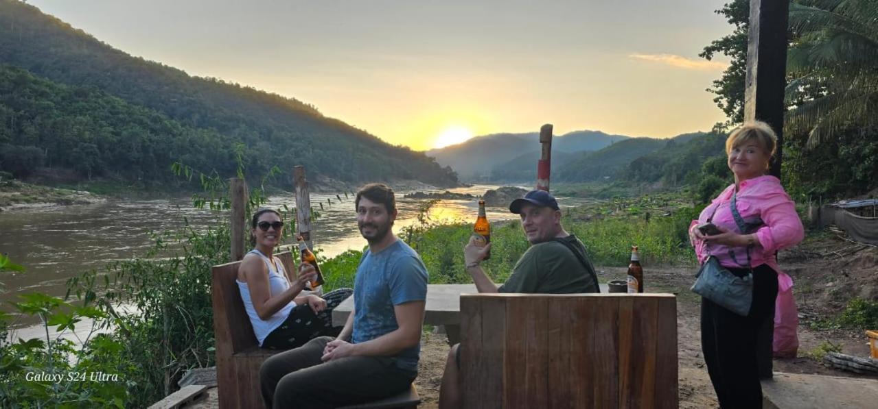 Inn Riverside Hostel Pb Muang Pakbèng Eksteriør billede