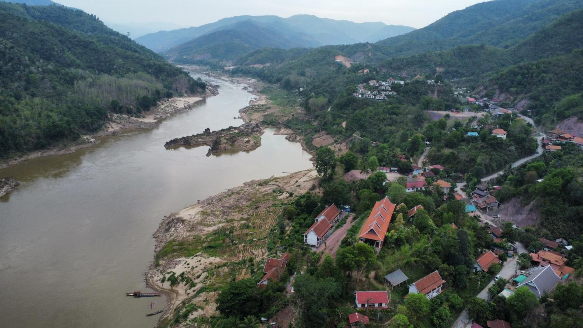 Inn Riverside Hostel Pb Muang Pakbèng Eksteriør billede